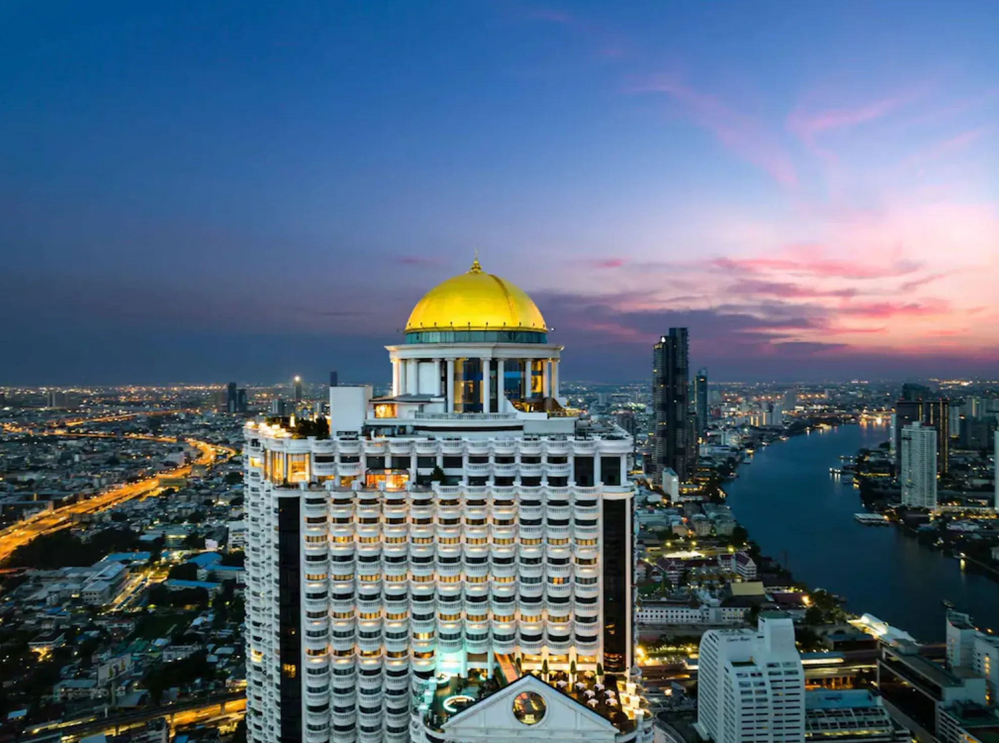 5* mrakodrap v Lebua clube